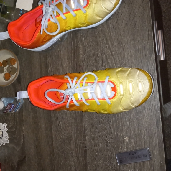 Shoes - Picture 2 of 4